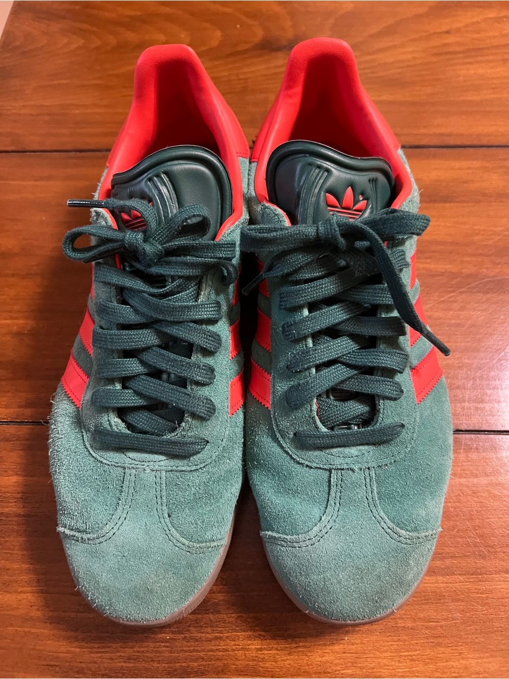 adidas Men's sambas Green Suede Sneakers with bright orange Stripes